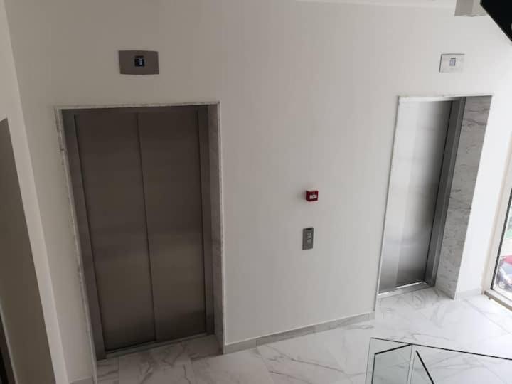 בודווה Apartments Lux מראה חיצוני תמונה