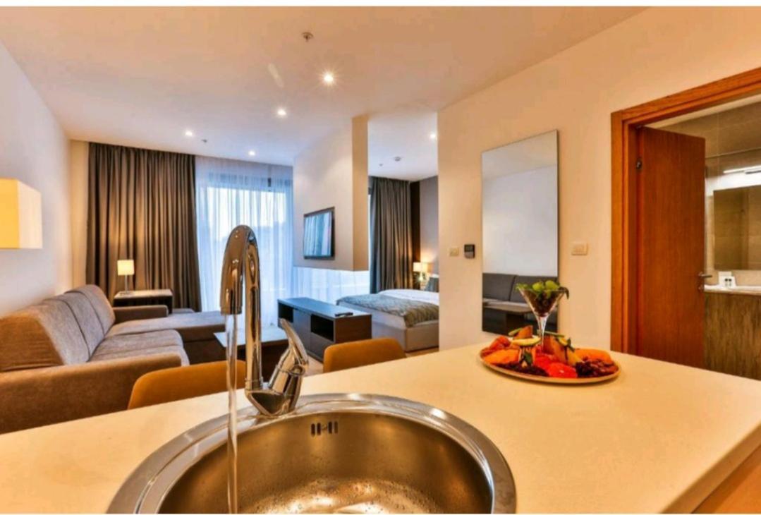 בודווה Apartments Lux מראה חיצוני תמונה