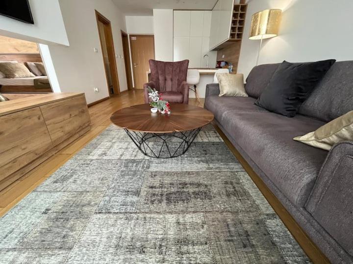 בודווה Apartments Lux מראה חיצוני תמונה