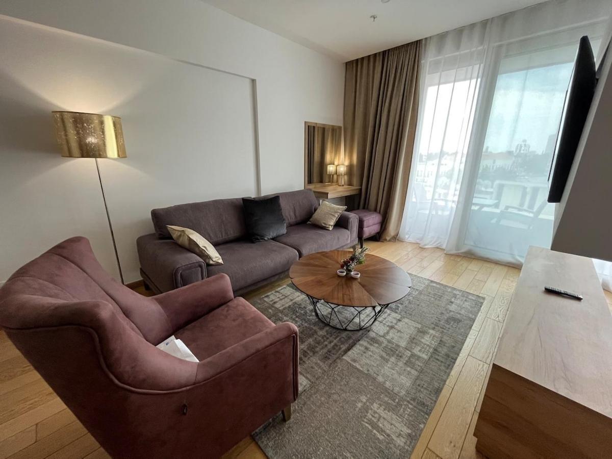בודווה Apartments Lux מראה חיצוני תמונה