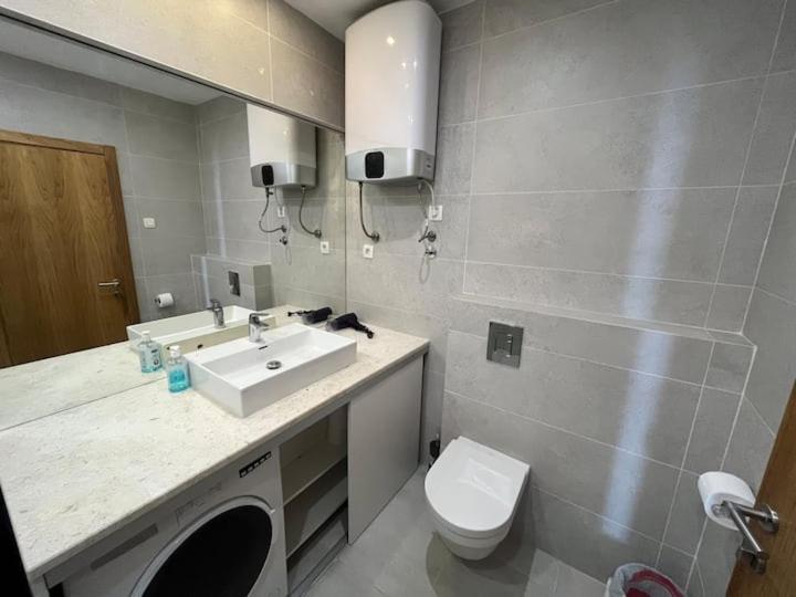 בודווה Apartments Lux מראה חיצוני תמונה