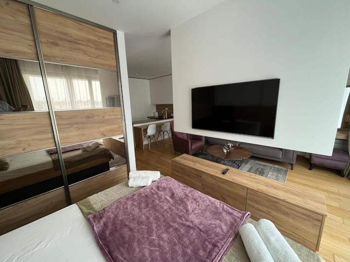 בודווה Apartments Lux מראה חיצוני תמונה