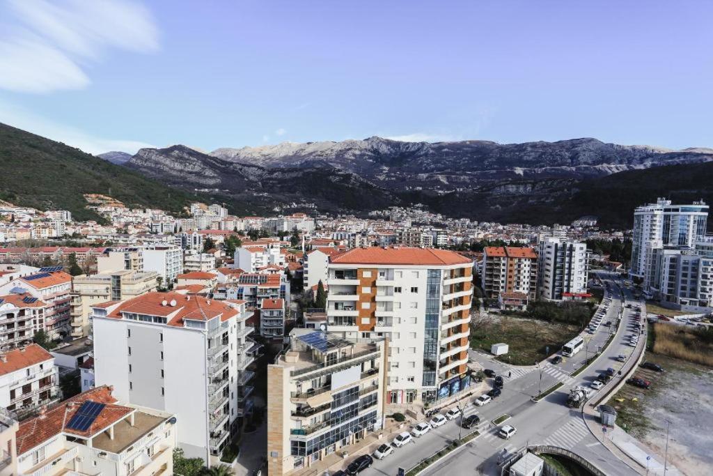 בודווה Apartments Lux מראה חיצוני תמונה