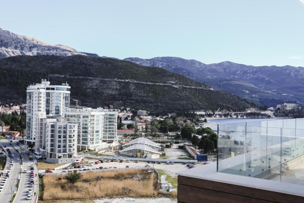 בודווה Apartments Lux מראה חיצוני תמונה
