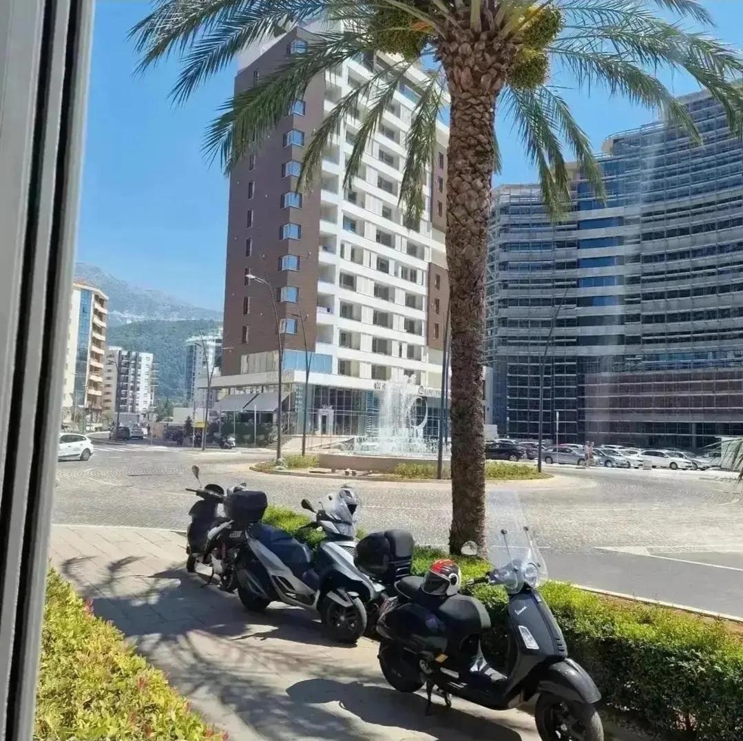 בודווה Apartments Lux מראה חיצוני תמונה